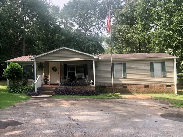 321 Easter Ln, Seneca, SC 29678