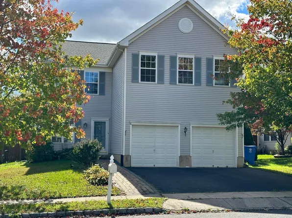 6 Durham Dr, Columbus, NJ 08022