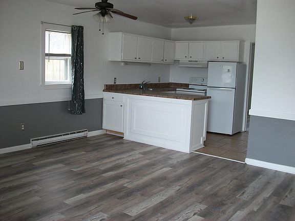 2nd image of 827 E Ocean View Ave