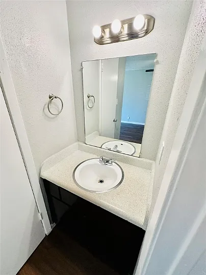 2606 Ektom Dr #6 — Photo 3