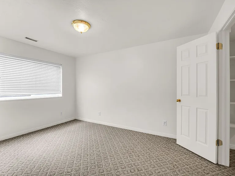 1429 W Flint Meadow Dr — Photo 35