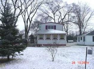 5411 Canterbury Dr, Brighton, MI 48114