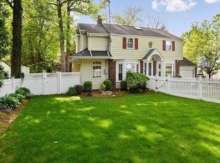 575 Knickerbocker Rd, Tenafly, NJ 07670
