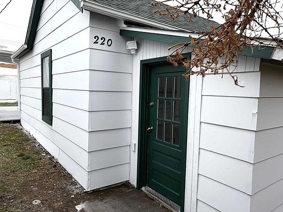 3rd image of 220 N Armstrong St