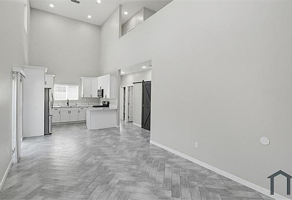 5th image of 3717 Central Ave