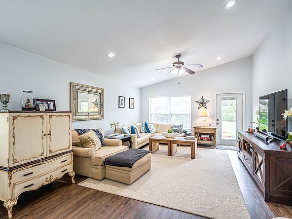 4th image of 6140 Willoughby Cir