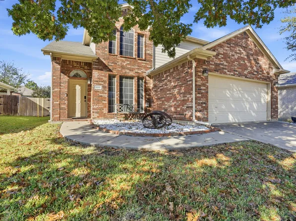 6001 Big Flat Dr, Fort Worth, TX 76131