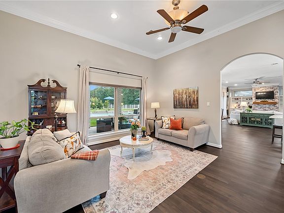 4th image of 11500 Majestic Dr