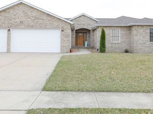 513 E Coady Dr, Minooka, IL 60447