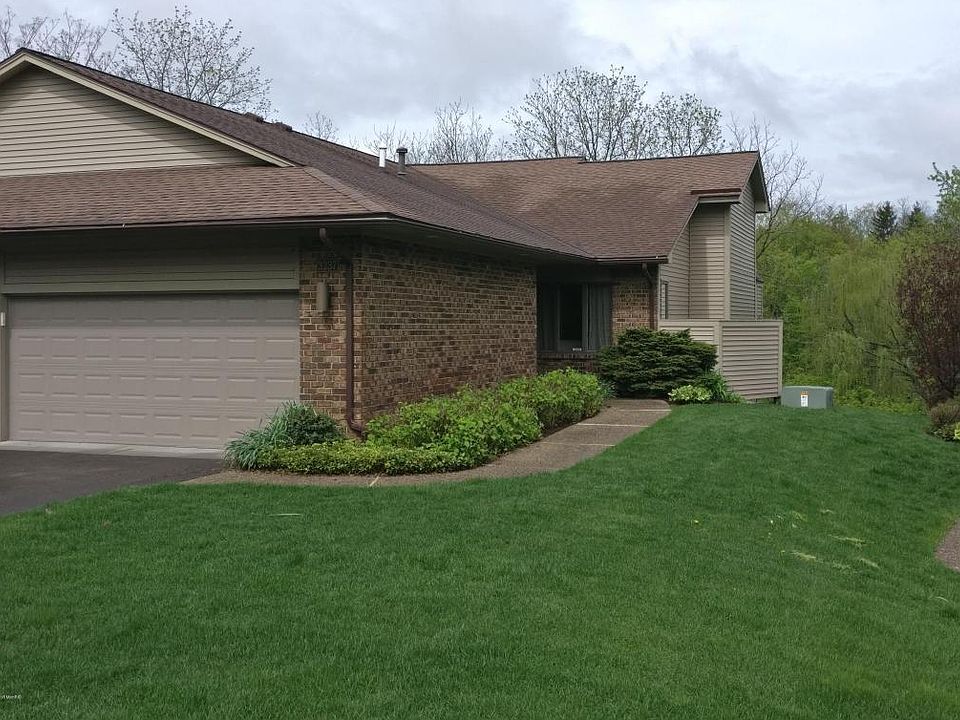 1st image of 3237 Lake Dr SE