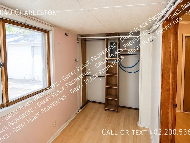 1040 Charleston St — Photo 12