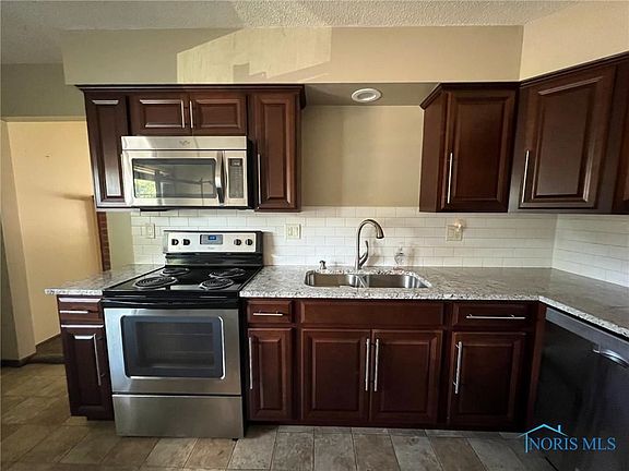 2nd image of 2101 N Blanchard St
