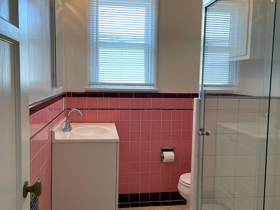 2nd image of 1836 N Normandie Ave #1838-4