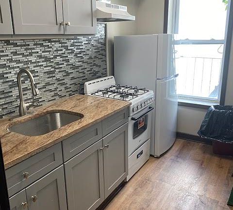 5th image of 155 Stuyvesant Ave #2