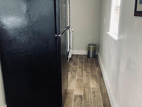 5th image of 418 E 10th Ave #1