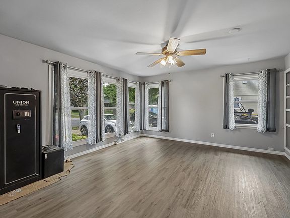 2nd image of 214 Acewood Blvd