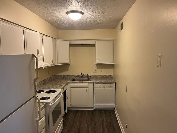 3rd image of 105 Pear Orchard Estates Dr #1F