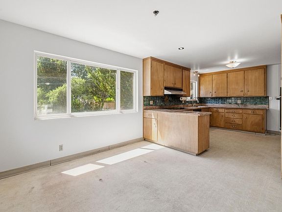 4th image of 240 El Solyo Heights Dr