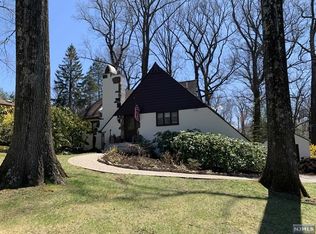 180 Airmount Rd, Mahwah, NJ 07430