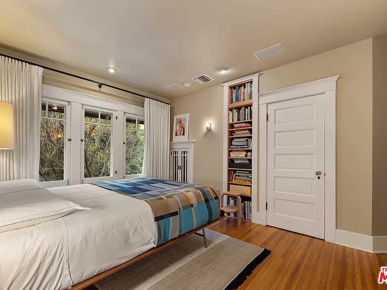 8050 Jovenita Canyon Dr — Photo 25