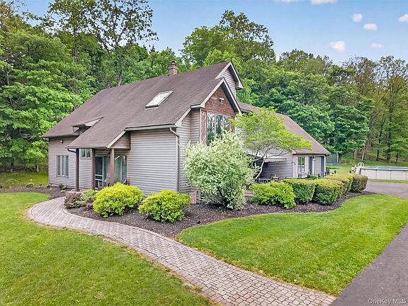 2nd image of 233 Hill Road