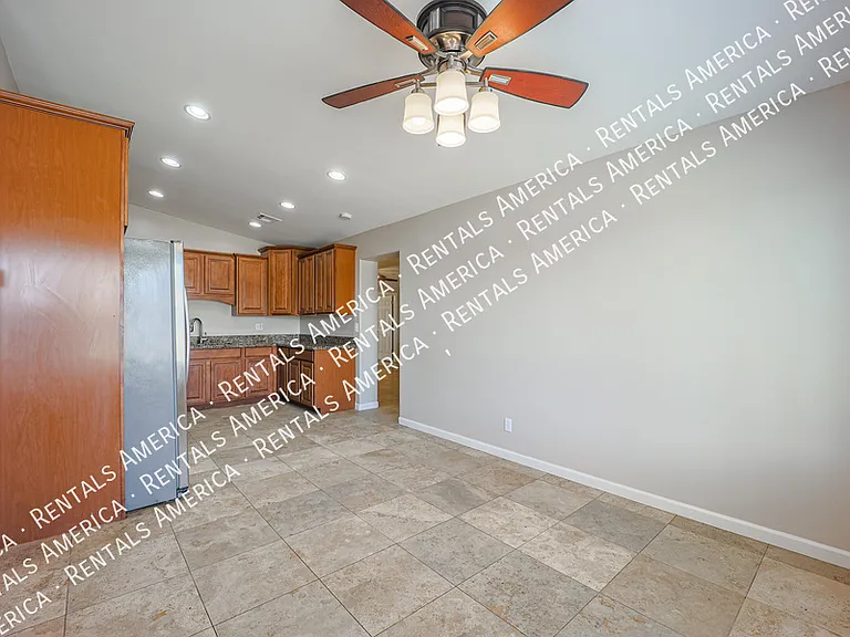 771 E Laredo St — Photo 16