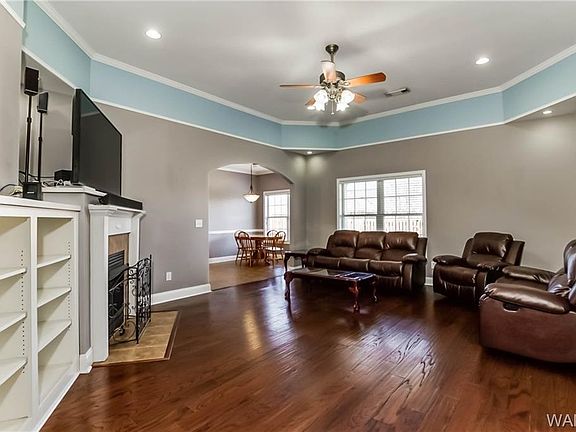 4th image of 5103 Blackstone Ln