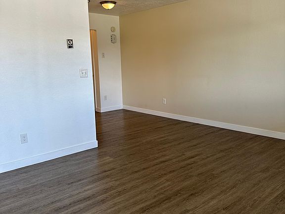 4th image of 513 W Lawndale Dr #513