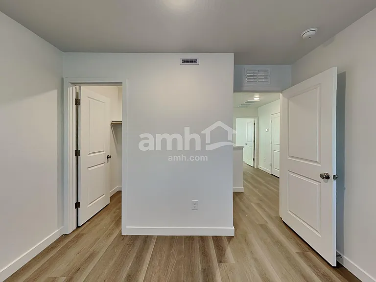 6971 N 125th Dr — Photo 16