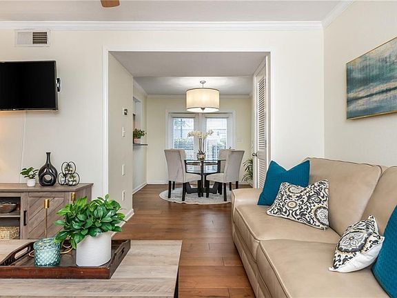 4th image of 6940 Roswell Rd #B-4