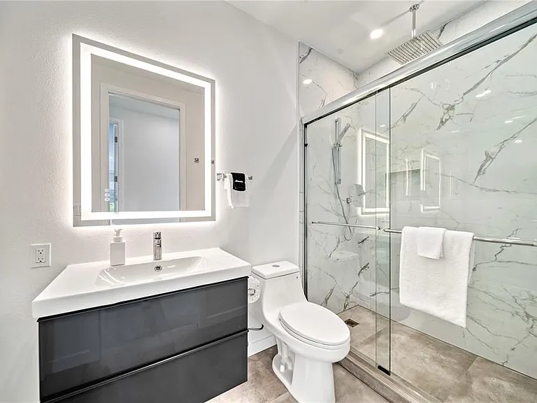 2327 Hillview St — Photo 30