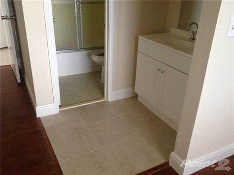 5th image of 9421 Evergreen Pl APT 304