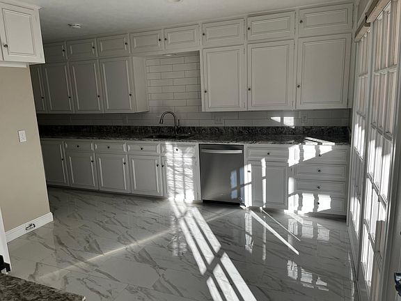 4th image of 1403 W Pine Ave #1403