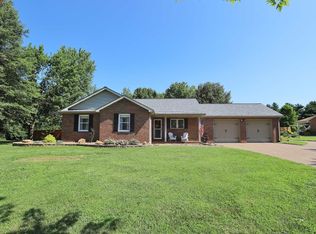 8422 Paulie Dr, Newburgh, IN 47630