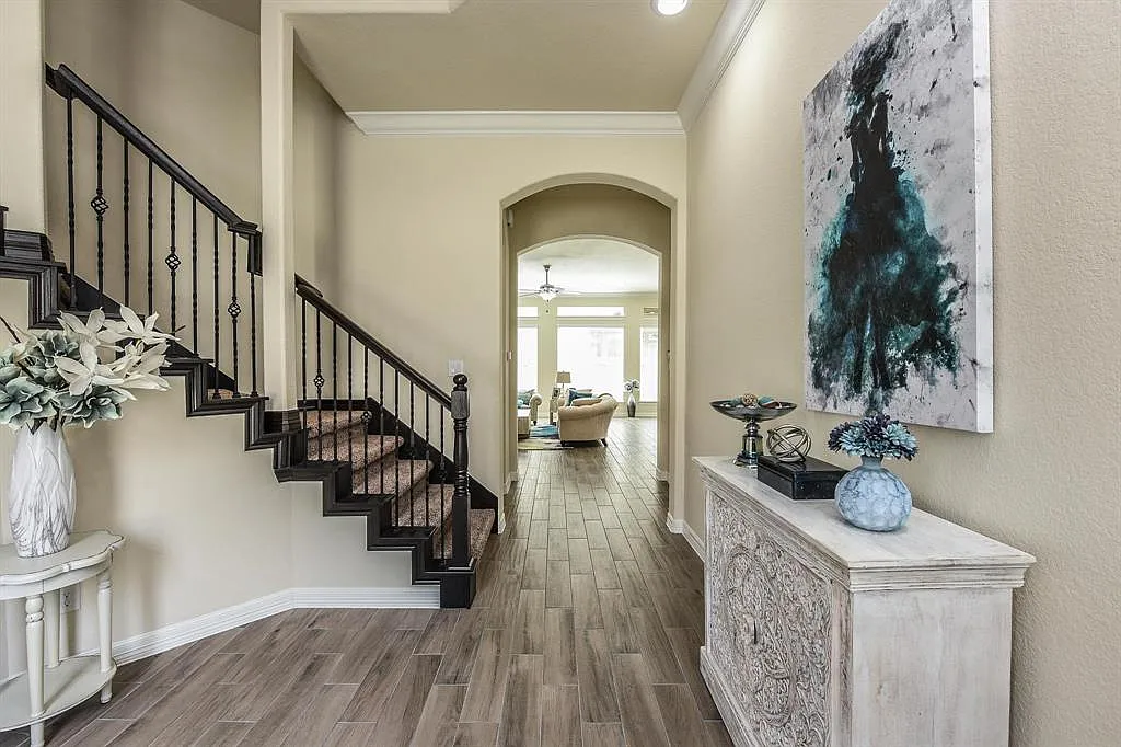 4 bed, 4.5 bath, 3082 sqft, $3,750 — Photo 2