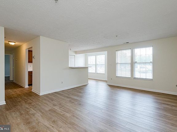 5th image of 2452 Apple Blossom Ln APT 104