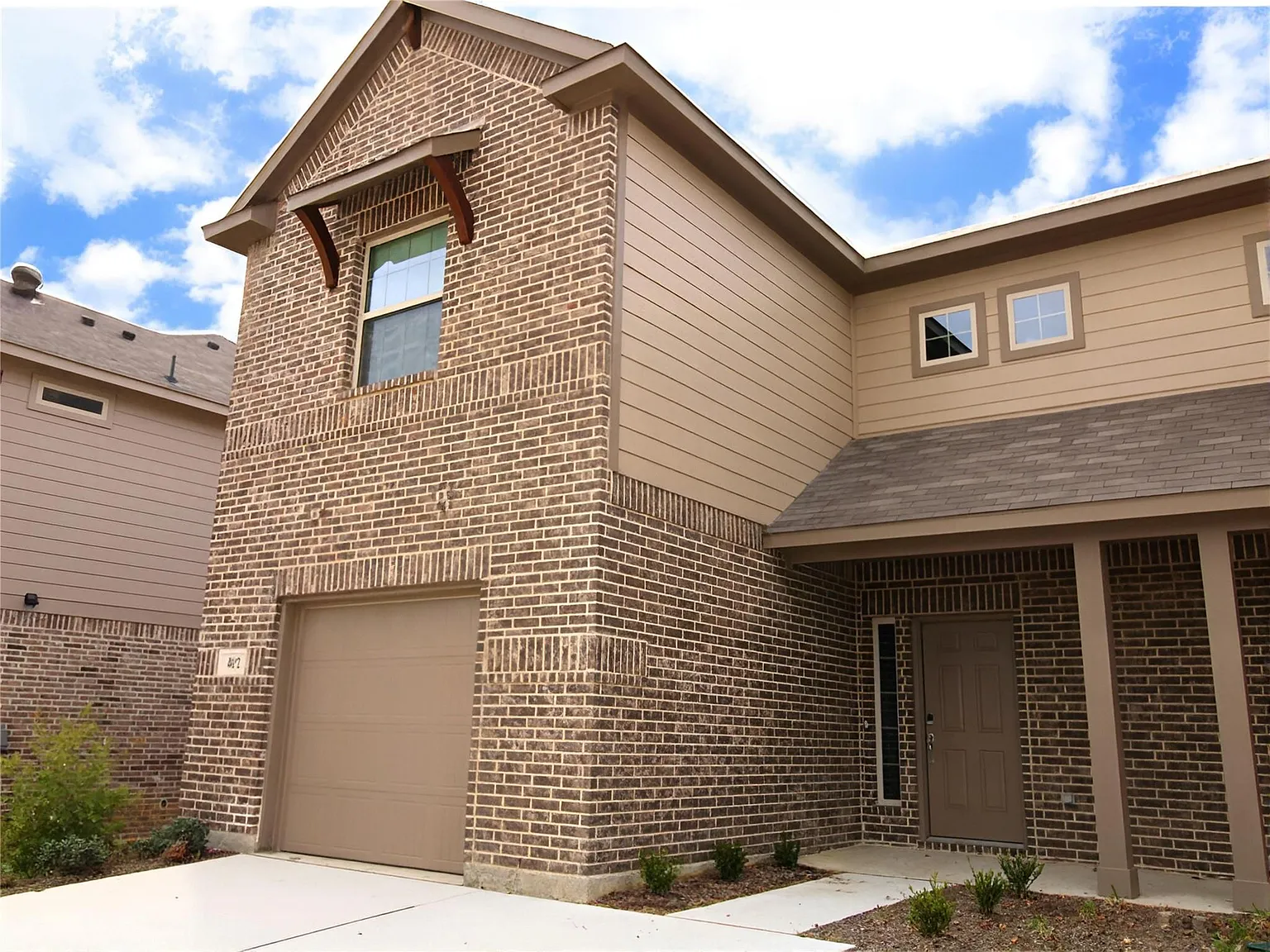 4 bed, 2023 sqft, $2,500 — Photo 4