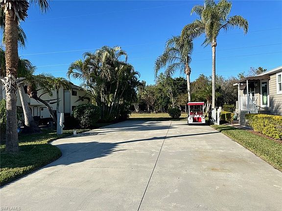 3rd image of 1623 Diamond Lake CIR