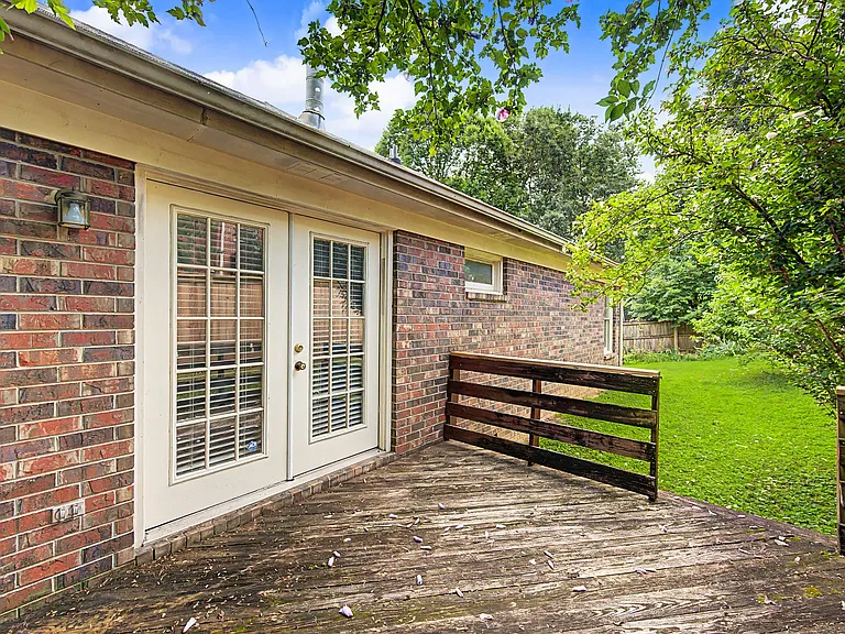 816 Carlisle Ct N — Photo 31
