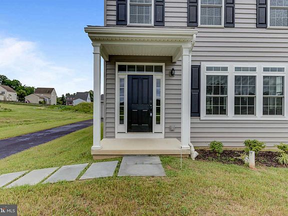 3rd image of 11 Abingdon Cir