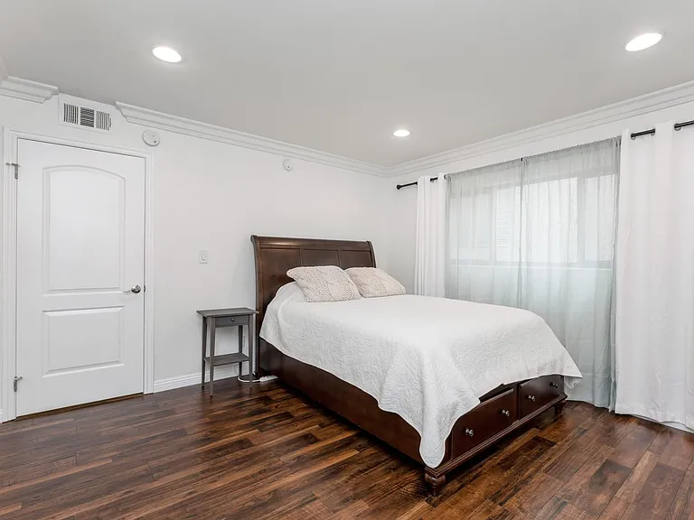 4466 Coldwater Canyon Ave #102 — Photo 12