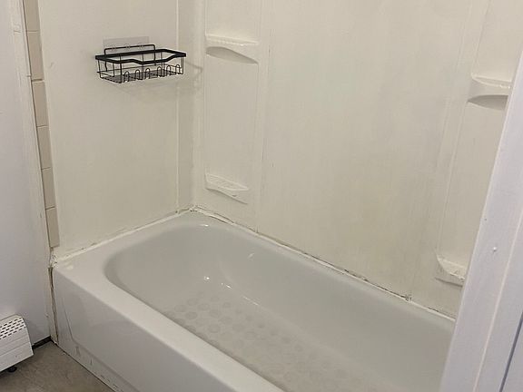 5th image of 728 Anderson St APT 1