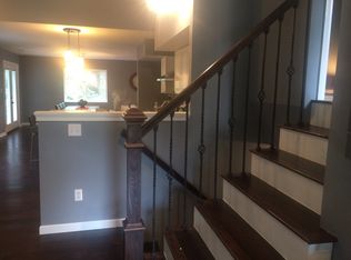 407 Applestone Dr, Ballwin, MO 63021