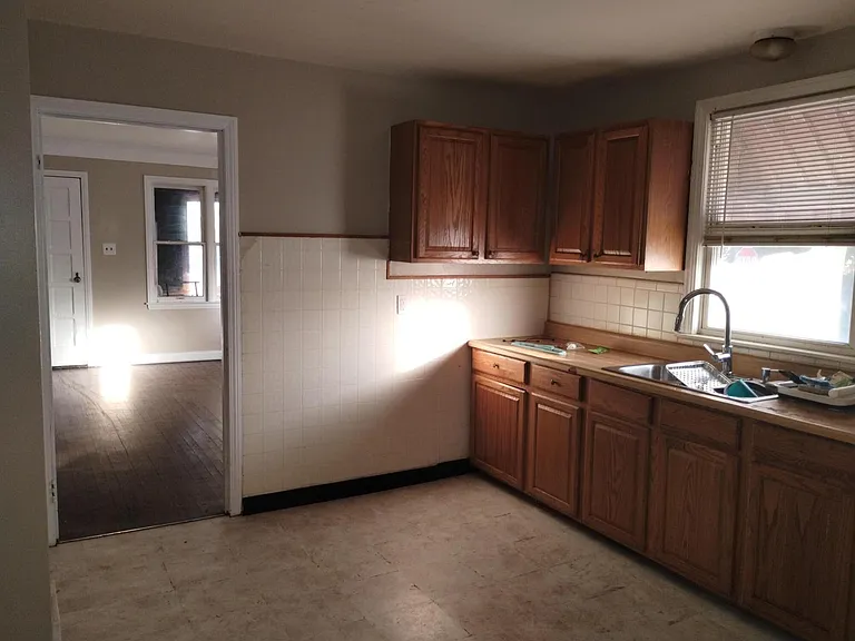 216 Goodell St — Photo 5