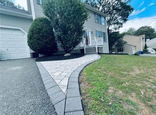 20 Canton Ct, Cranston, RI 02921