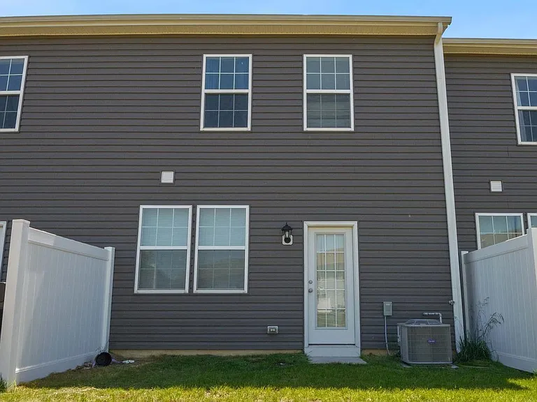 37 Arlotta St #37 — Photo 25