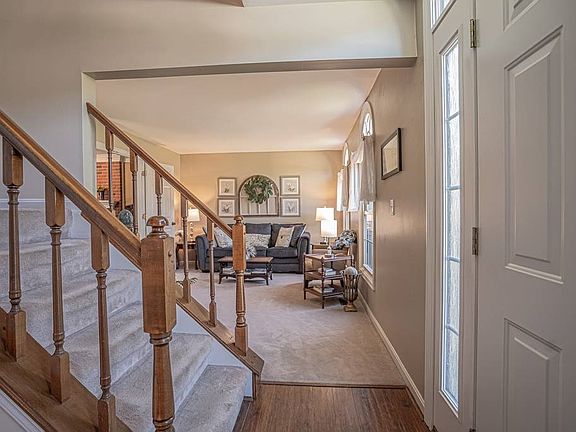 4th image of 8661 Valley Circle Dr