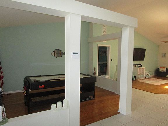 4th image of 3248 SE Quay St