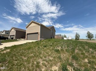3418 10th Ave NE, Watford City, ND 58854