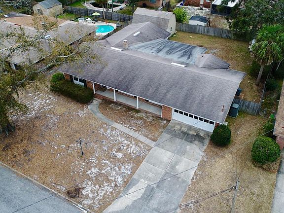 3rd image of 964 Parkridge Cir E